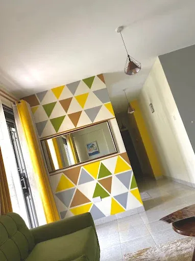 Geometric feature wall
